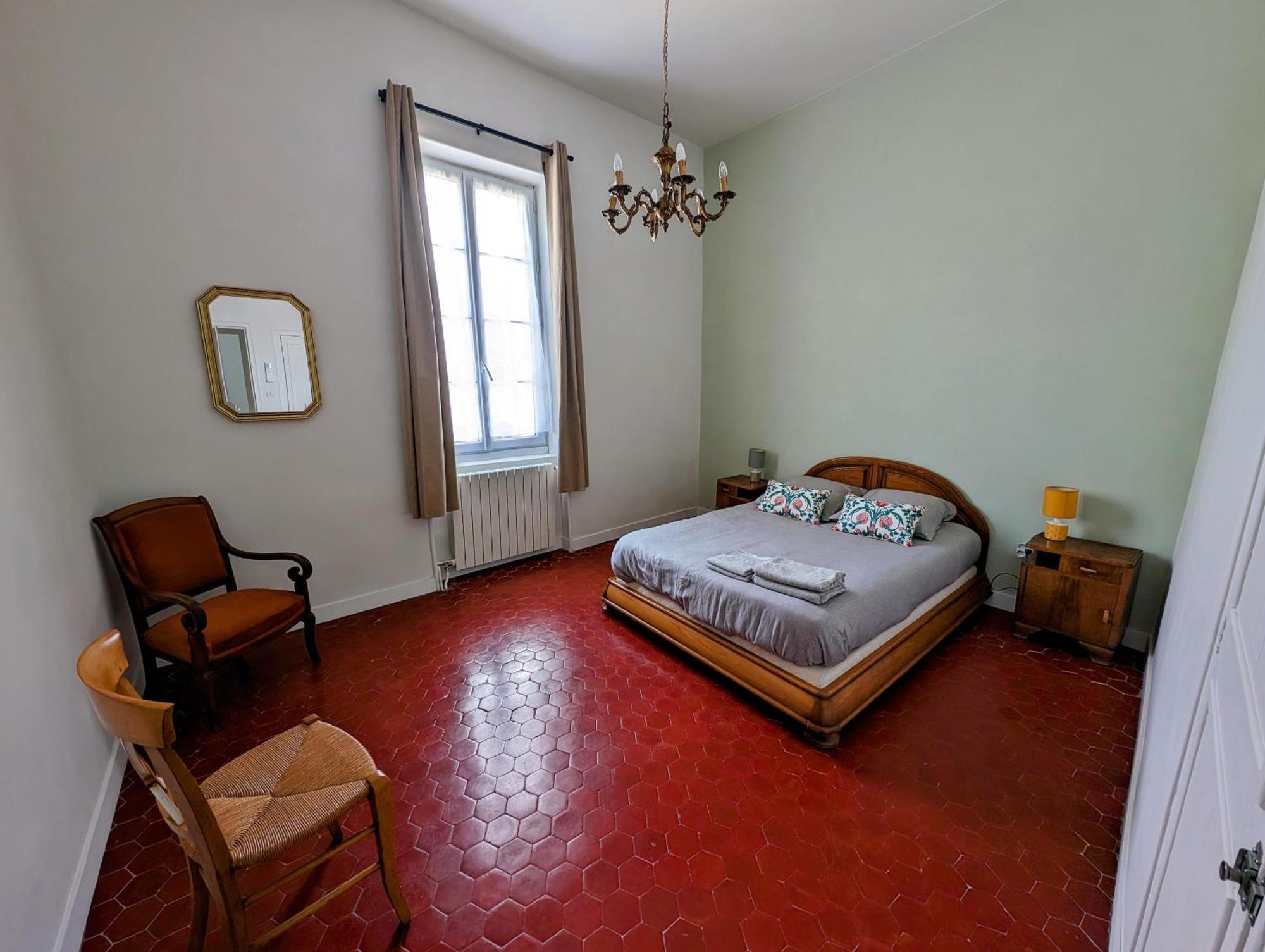 Maison De Style Tout Confort, Position Ideale, Avec Clim Et Petit Exterieur Orange  Buitenkant foto